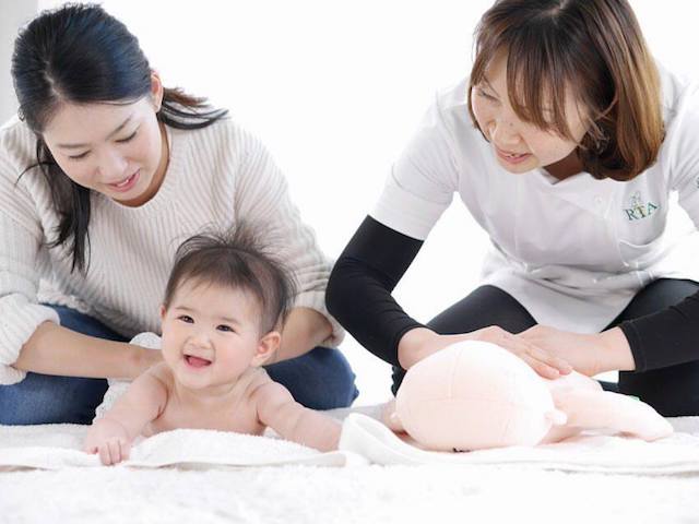 ベビーマッサージ