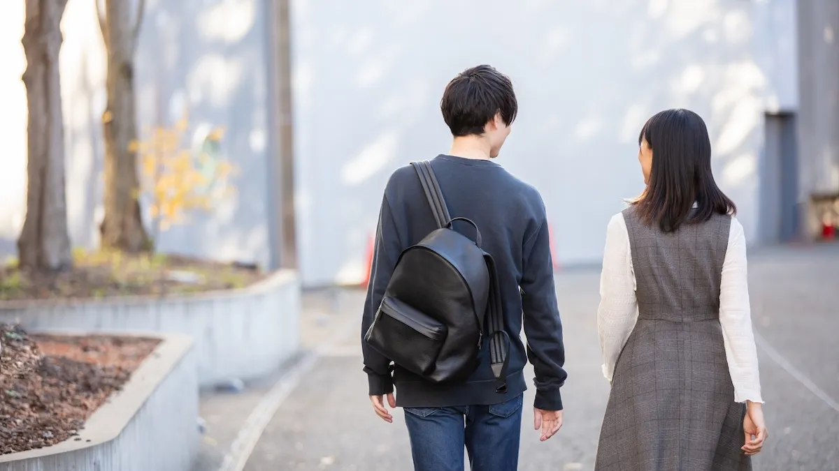 【体験談】高校生の娘が彼氏と外泊していいか聞いてきて動揺…。