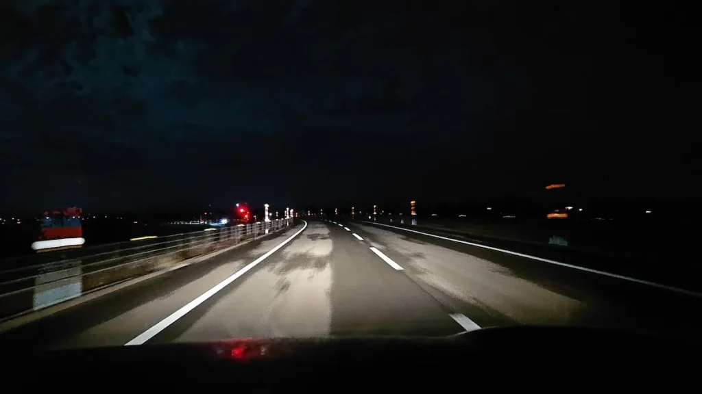 【体験談】高校生の娘が彼氏と外泊していいか聞いてきて動揺…。